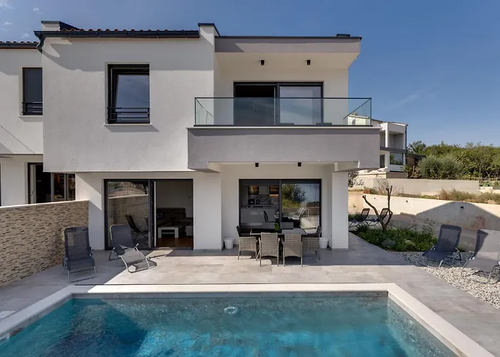 Villa Rosemary -Semi-Detached Villa With A Pool And A Panoramic View, Close To A Sandy Beach - By Traveler Tourist Agency Krk